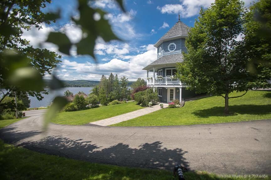 La Maison Bleue Du Lac Wallace Coaticook Luaran gambar